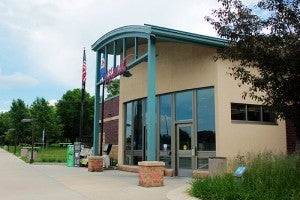 The MInnesota Welcome Center has anywhere from 2,000 to 2,500 visitors a day. Maps and travel guides are available for travelers. It is staffed by Minnesota Department of Transportation and Explore Minnesota Tourism personnel. 