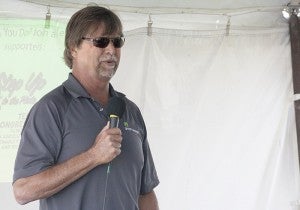 Gary Pestorious speaks to Poet Biorefining members Wednesday at a luncheon.