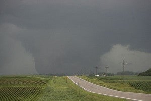 An EF4 tornado west of Albert Lea on June 17, 2010, heads in a general northeasterly direction. However, at times it headed more east and at others more north. – Arian Schuessler/Mason City Globe-Gazette