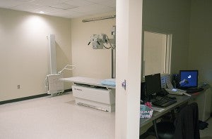 The X-ray room at the new community-based outpatient clinic in Albert Lea. – Colleen Harrison/Albert Lea Tribune