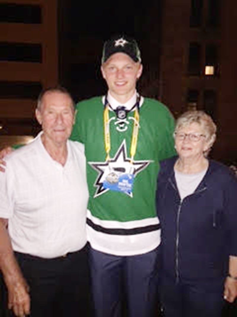 Former 2016 Minnesota Mr. Hockey Riley Tufte, middle, was drafted in the 25th round by the Dallas Stars in the 2016 NHL Draft in June. He is pictured here with Bob and Sue Schmidt of Albert Lea. Tufte’s parents Jamie and Amy graduated from Albert Lea High School in 1985. Provided